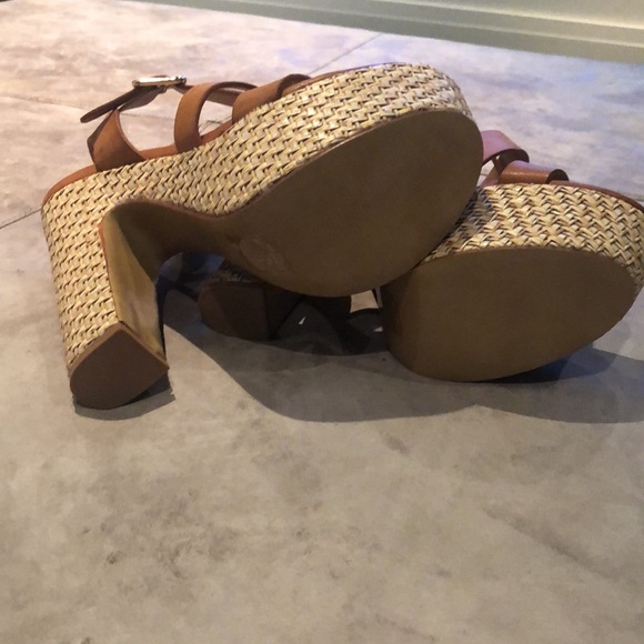 Size 8 platform strappy sandals with raffia detail - Picture 4 of 4